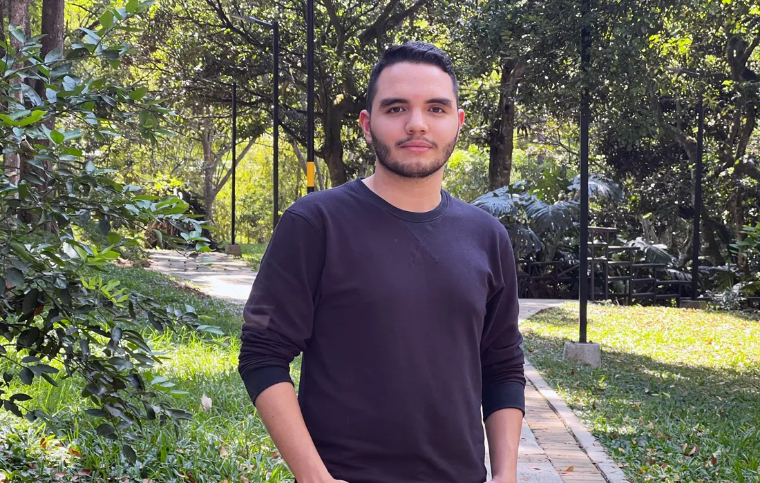 Estudiante de Derecho, ganador de concurso de fotografía de aves de la Alcaldía de Cali Estudiante de Derecho, ganador de concurso de fotografía de aves de la Alcaldía de Cali