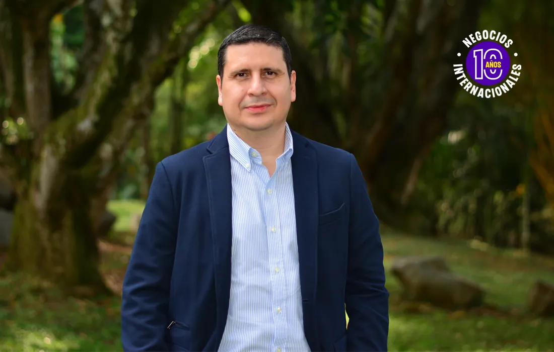 Roberto Herrera habla sobre los diez años de la carrera de Negocios Internacionales Roberto Herrera, director del programa de Negocios Internacionales de la Javeriana Cali