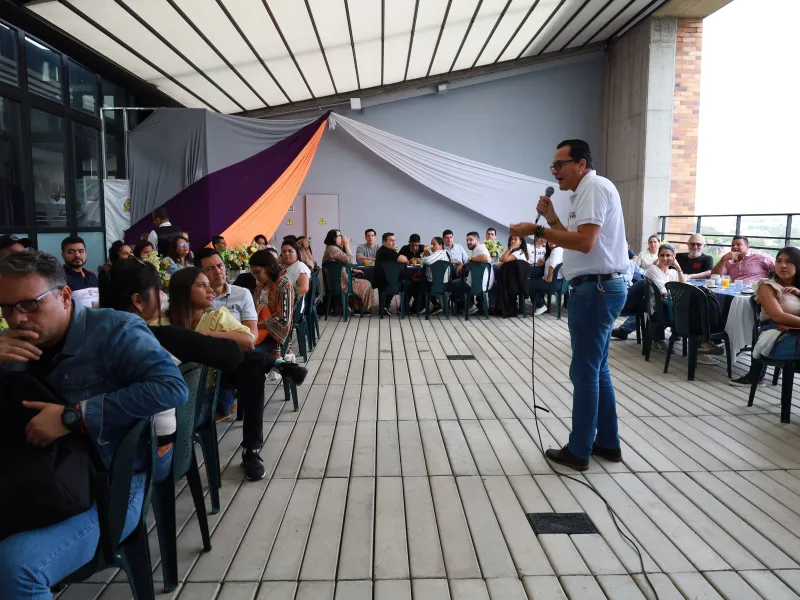 Encuentro de Egresados de Posgrados de la Facultad de Ciencias Económicas y Administrativas Encuentro de Egresados de Posgrados de la Facultad de Ciencias Económicas y Administrativas