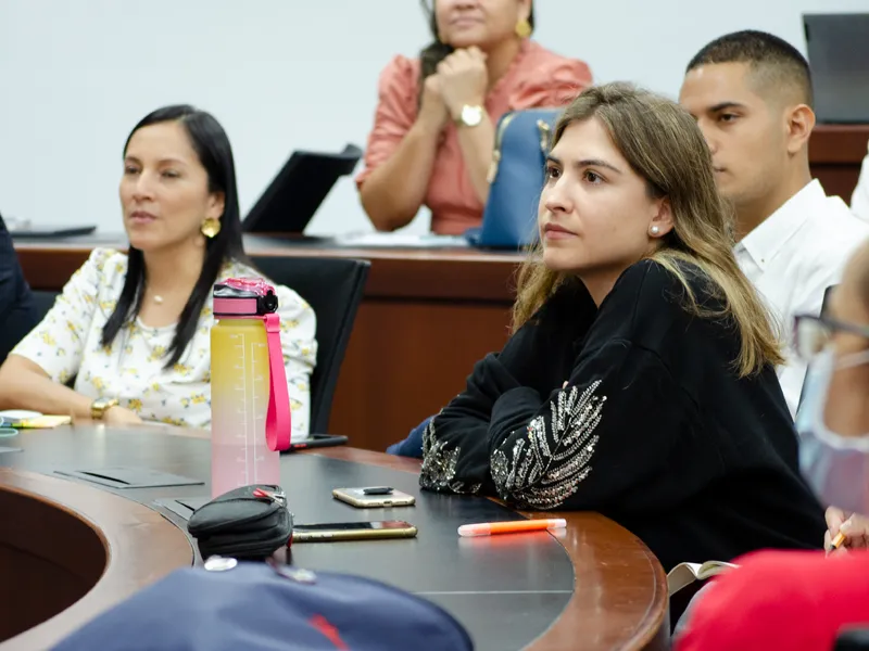 Estudiantes de Mercadeo presentaron propuestas innovadoras a líderes empresariales de Cali Estudiantes de Mercadeo presentaron propuestas innovadoras a líderes empresariales de Cali