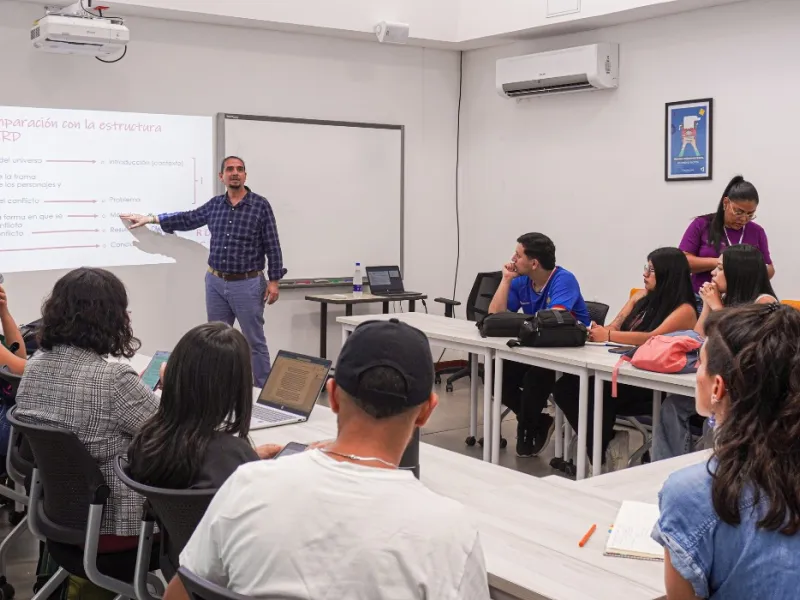 Taller “De la idea al Paper” dictado por el profesor Alejandro Moreno, de la Pontificia Universidad Javeriana Cali 