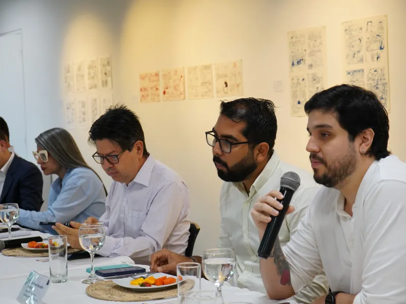Desayuno- egresados-Javeriana Desayuno- egresados-Javeriana