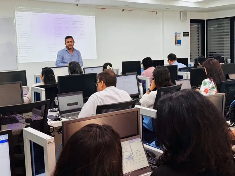 Profesores del Departamento de Gestión de las Organizaciones se sumergen en la Inteligencia Artificial para transformar la toma de decisiones empresariales